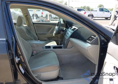 2007 Toyota Camry Ce z USA, uszkodzony, nr VIN 4T1BE46K57U061868